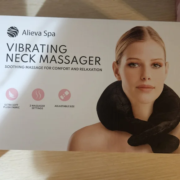 Vibrating Neck Massager NWT - Picture 1 of 4